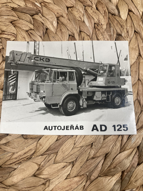 Foto kartička s autojeřábem — foto 1