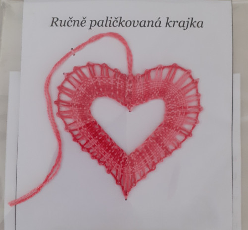 Ručně paličkované srdíčko červené - melír