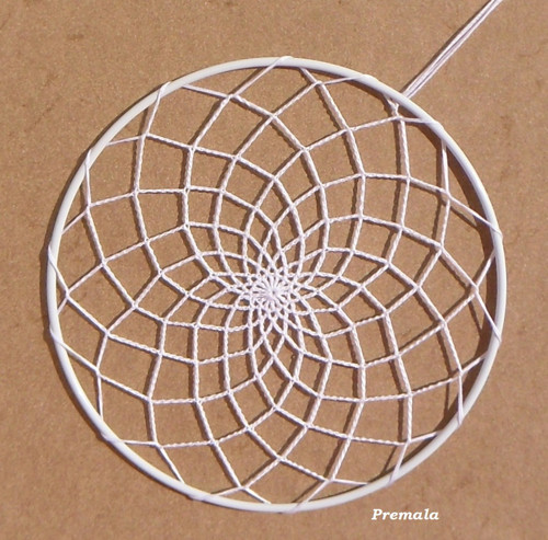 Závěsná dekorace č.124 bílá průměr 15 cm