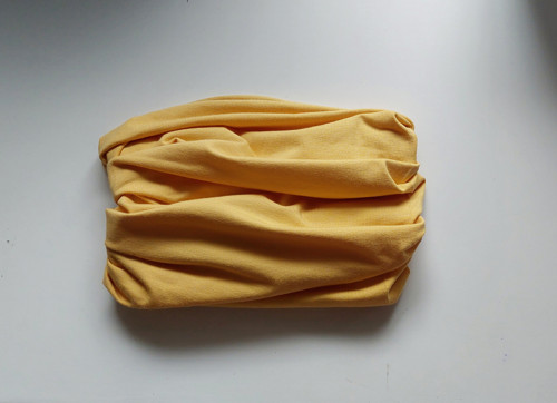 Žlutý nákrčník