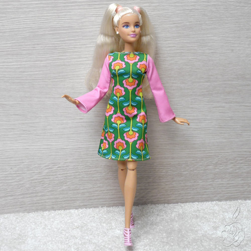 Retro šaty pro Barbie — foto 1