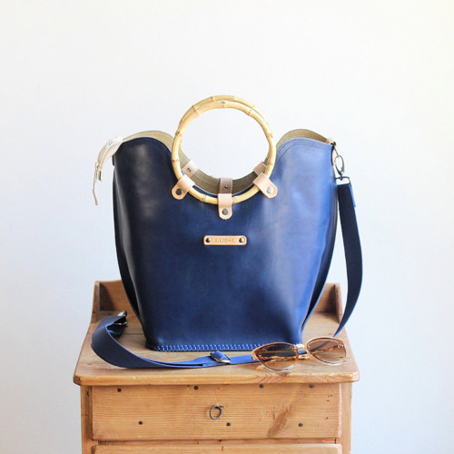 Leather handbag *Navy*
