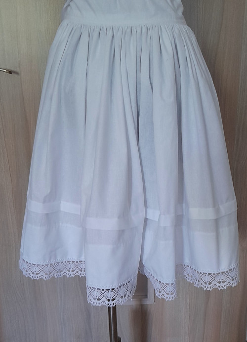 Spodnička ke kroji. Folklor.