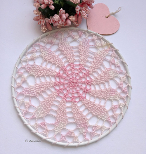 Závěsná dekorace č.156 růžová průměr 12 cm