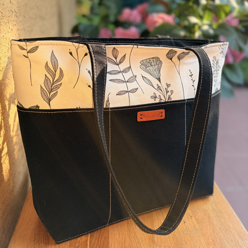 Elegantní tote taška s botanickým motivem
