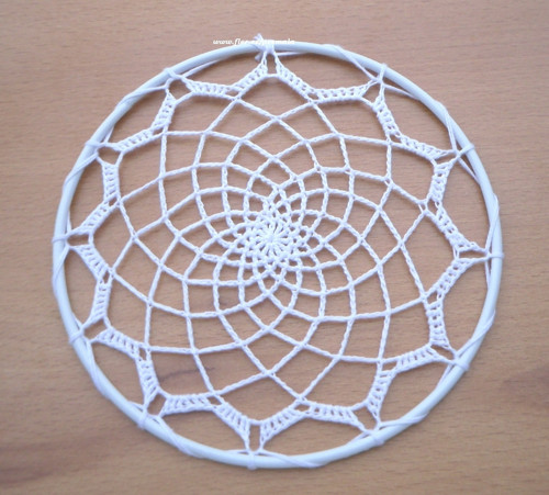 Závěsná dekorace č.175 bílá průměr 12 cm