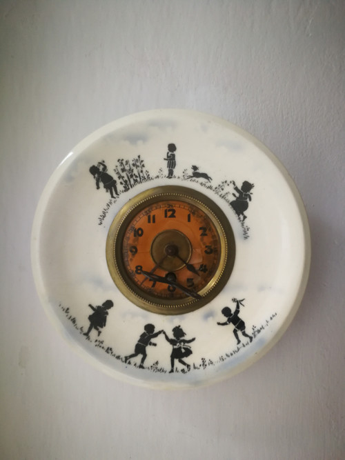 Porcelánové hodiny — foto 1