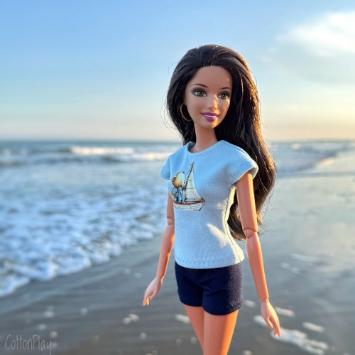 Méďa na lodi - tričko pro Barbie světle modré