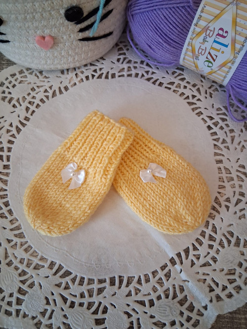 Pletené baby rukavičky Perličky (0–6 m)