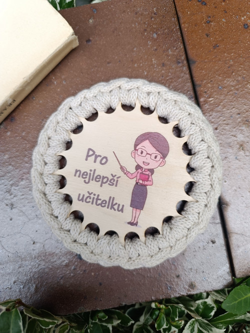 Háčkovaný podtácek pro učitelku