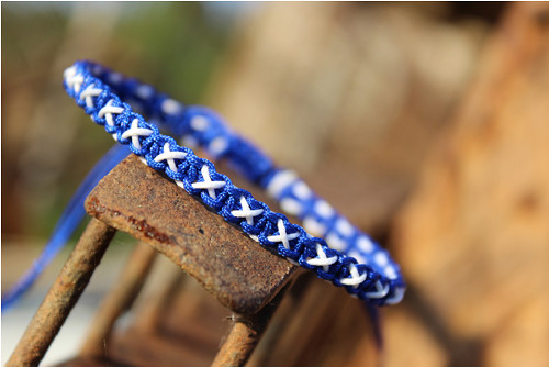 Křížky. Náramek macramé. — foto 1