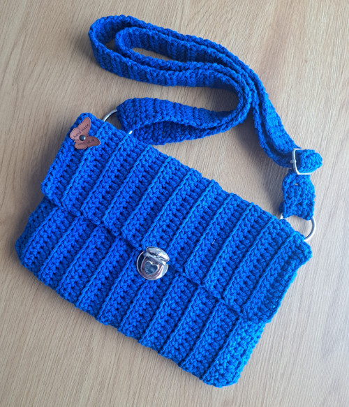 Háčkovaná crossbody kabelka - modrá