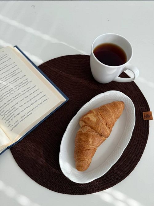 Velké hnědé prostírání na stůl ze šňůry – 35 cm
