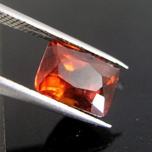 Oranžový granát Hessonit, 4,66 ct., 9,6x6,1x4,9 mm