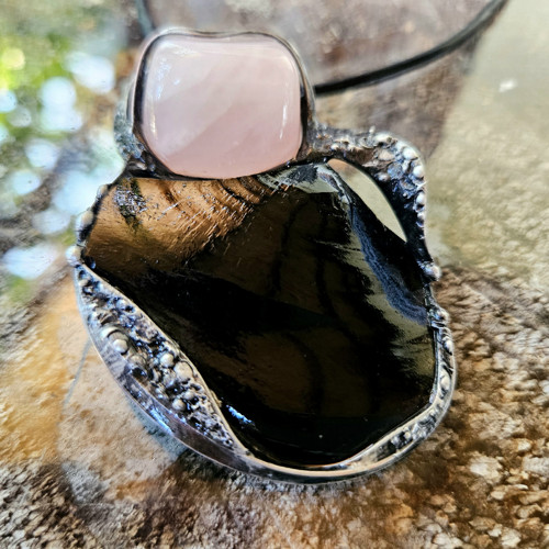 Obsidian Black, růženín