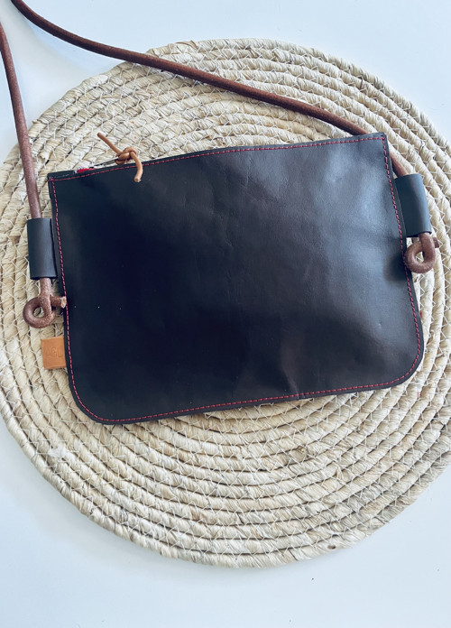 Kožená taštička crossbody hladká čoko