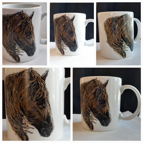 Ručně malovaný porcelánový hrnek – kůň
