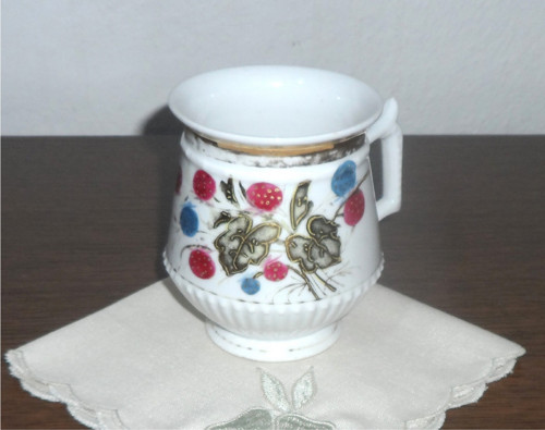 Starožitný porcelánový HRNEK, buclák zlacený