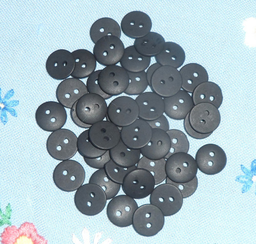 45x malé KNOFLÍKY košilové