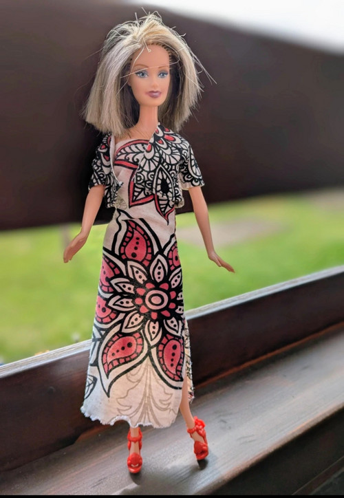 Šaty s bolerkem a botičkami pro Barbie