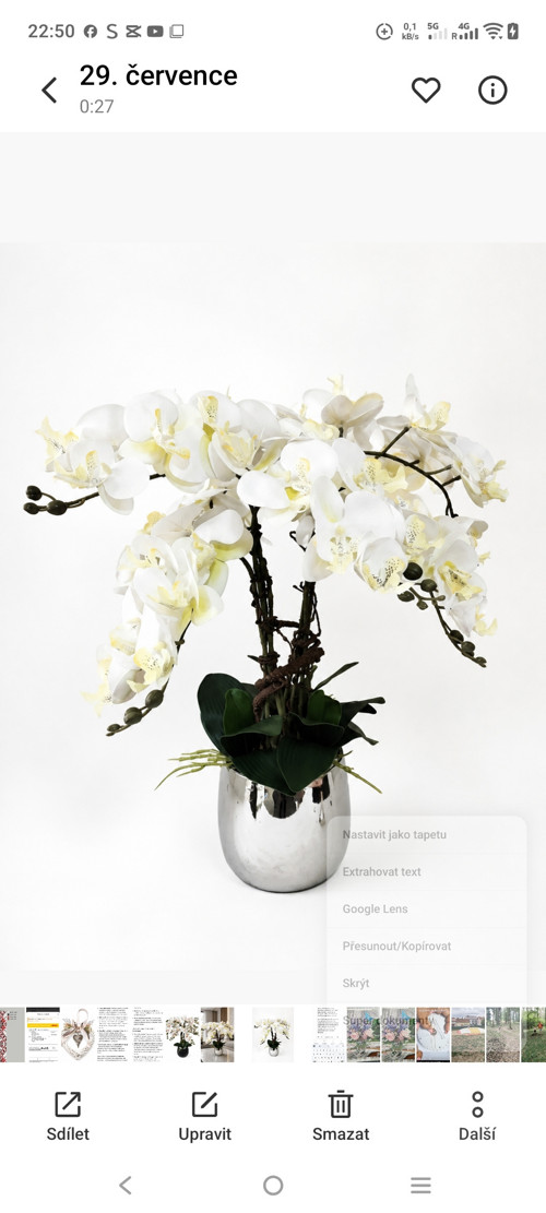 Luxusní bílá umělá orchidej v chromovém květináči