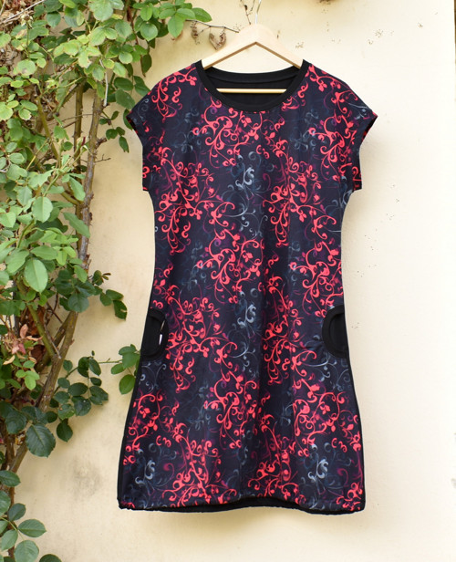 Šaty Ornamenty v černé XL/XXL