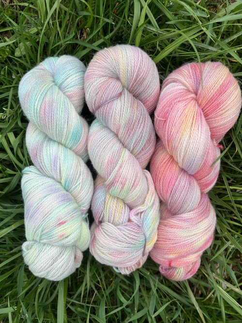 RUČNĚ BARVENÉ PŘADÉNKO - LAMIČKA merino/alpaca