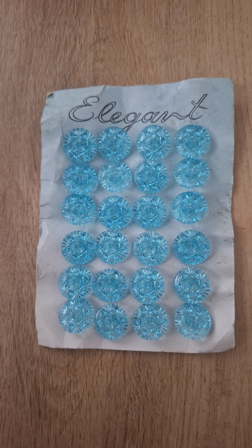 Knoflíky skleněné s broušený vzkledem
