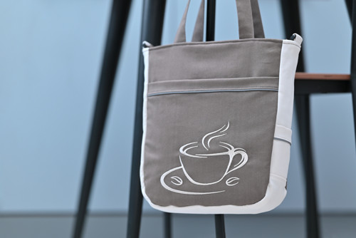 Dámská crossbody kabelka hnědo-krémová se šálkem