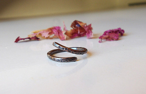 "Unisex dvojitý" - tepaný měděný open ring II.