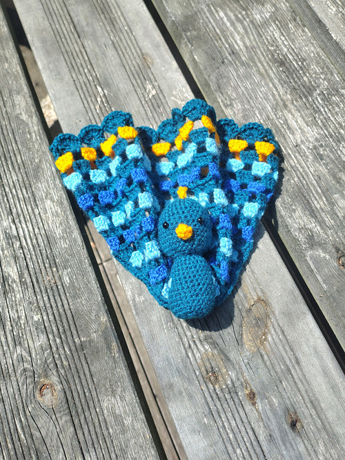 Háčkovaný páv
