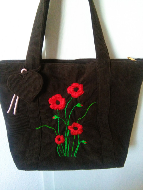Poppies (ručně vyšívaná kabela,taška,chopper)