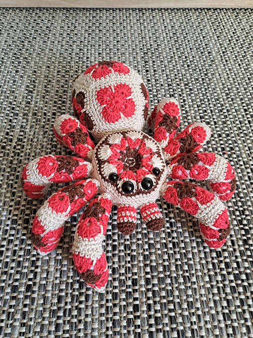 Mini tarantule