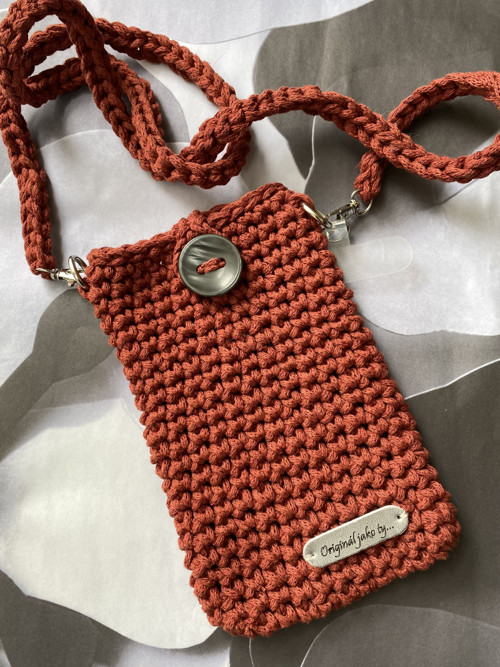 Háčkovaná kabelka na telefon s odepínacím popruhem