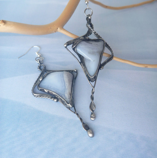 Visací náušnice BLÍŽENCI – modrý chalcedon