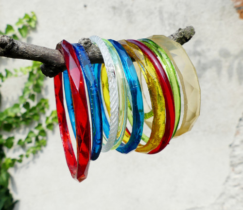 V barvách...skleněné kroužky, bangle