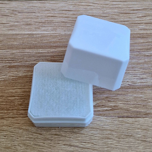 3- plastová KRABIČKA na šperky, bílá (4x4x3,5)