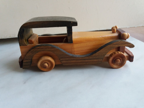 Auto dřevěné