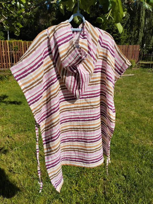 Mušelínové pončo růžové proužky