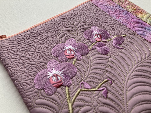 FAUNA A FLÓRA no. 9/vyšívaná taštička na IPad mini