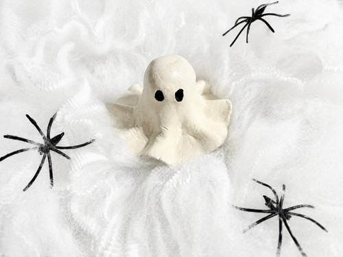 Halloweenský duch – ručně vyráběná dekorace