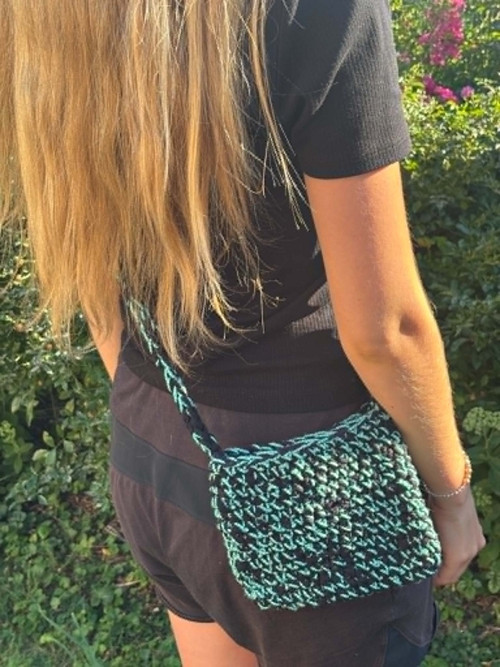 Malá háčkovaná černo zelená kabelka - Boho styl
