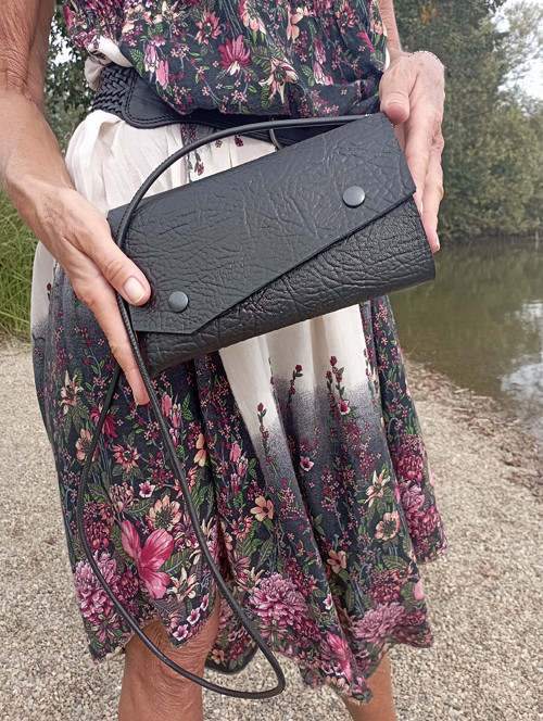 Černá kabelka psaníčko či crossbody