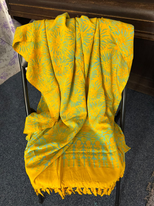 Batikovaná látka Bali, Sarong Bali batika žlutá