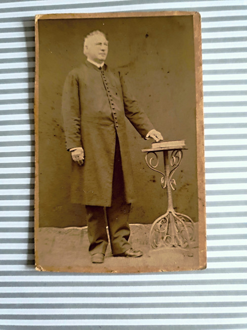 Páter — foto 1