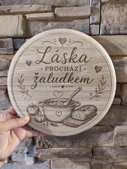 Dřevěné kuchyňské prkénko: Láska prochází žaludkem