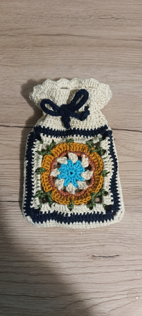 Háčkovaný pytlík 10x12 na drobnosti, mýdlo