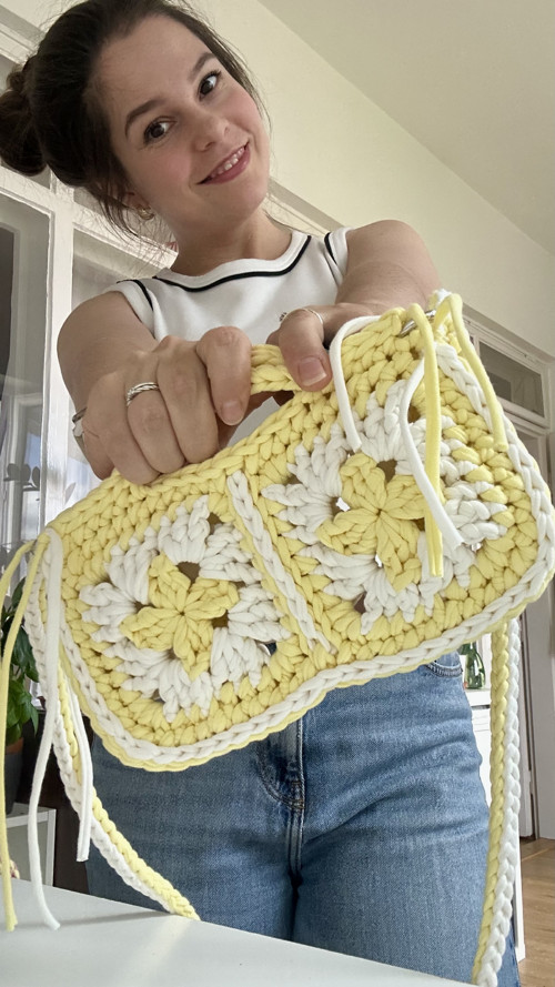 Háčkovaná crossbody kabelka na telefon