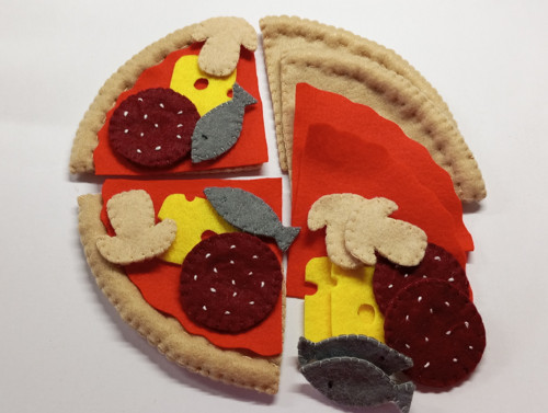 PIZZA celá -salámová