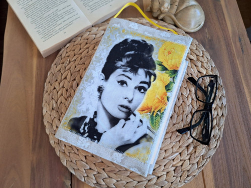 Nastavitelný obal na knihu - Audrey